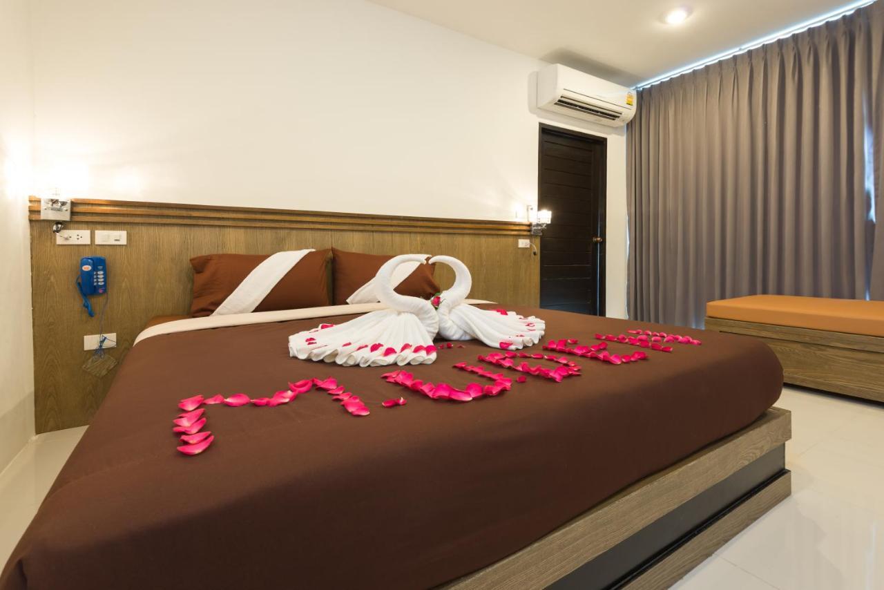 77 Bangla Hotel - Sha Certified Пхукет Экстерьер фото