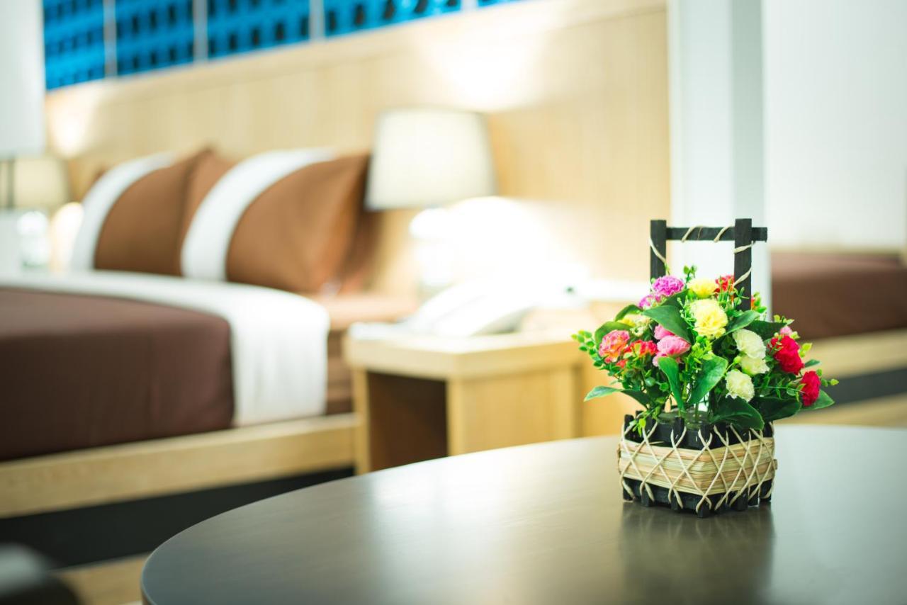 77 Bangla Hotel - Sha Certified Пхукет Экстерьер фото
